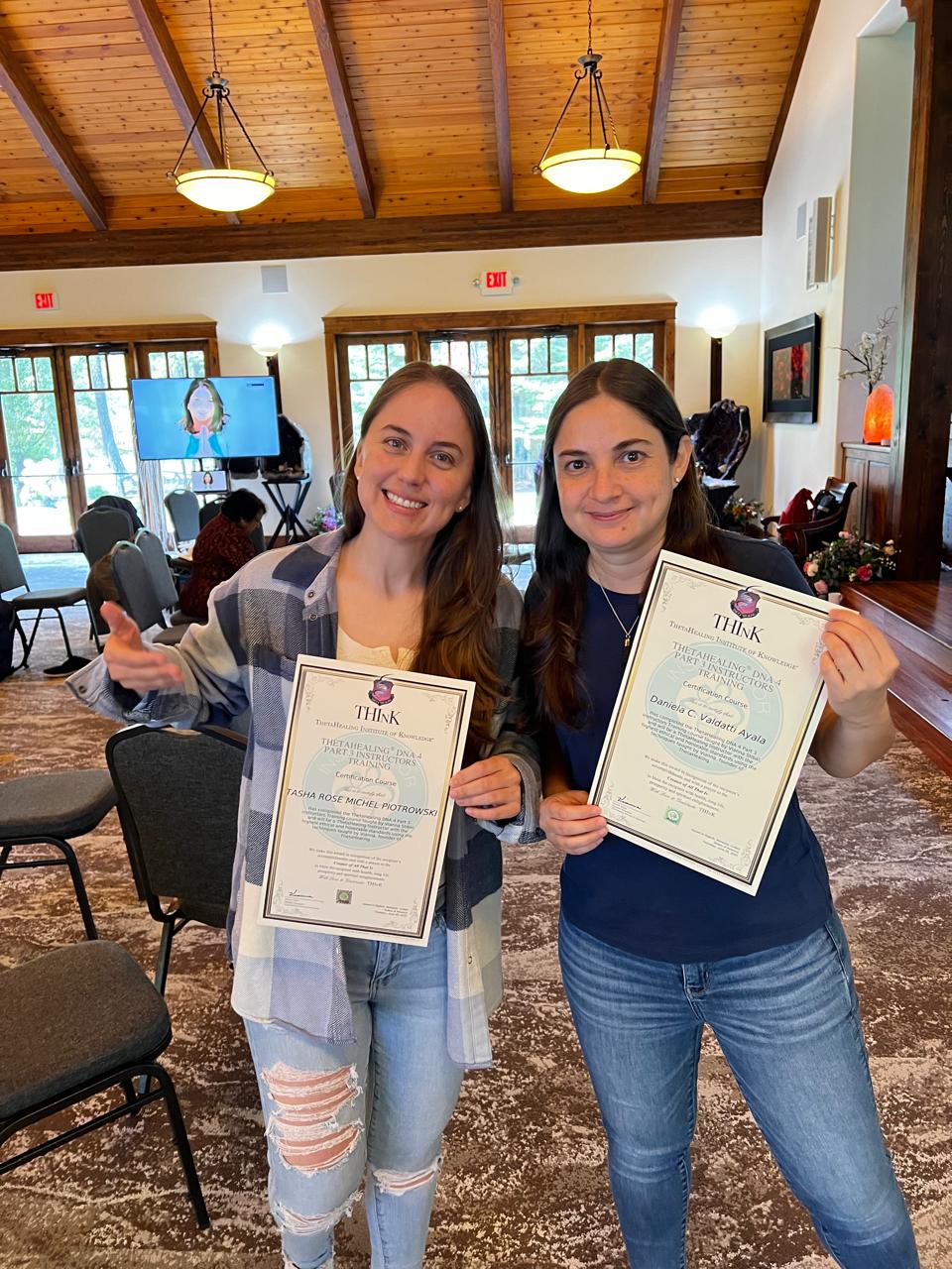 Tasha y Daniela Certificados